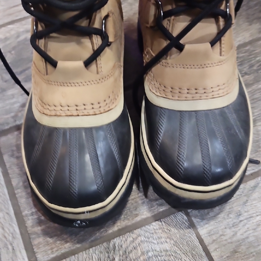 Sorel Women's Beige and Black Winter Boots - Picture 4 of 7